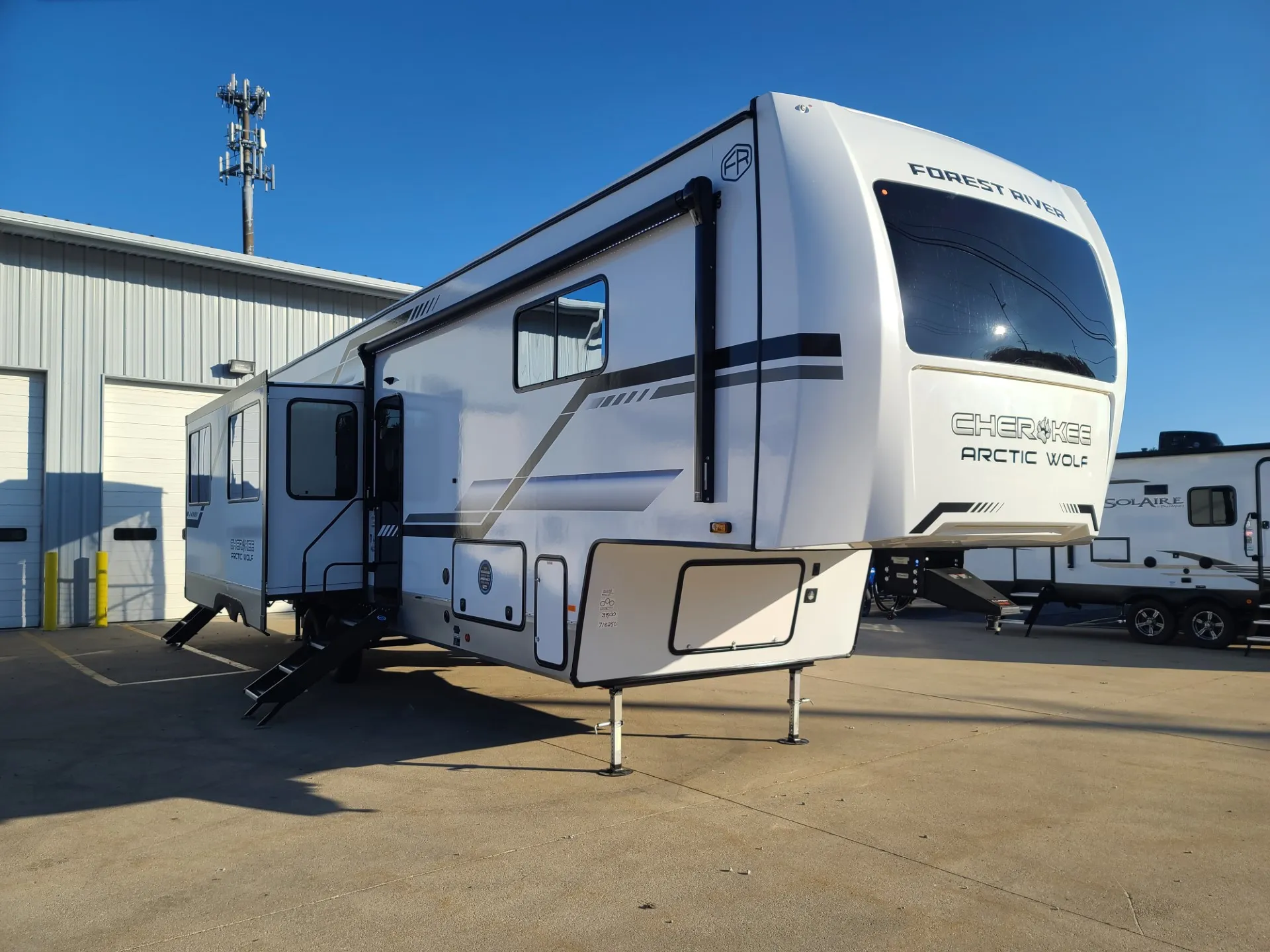 2025 Forest River Cherokee Arctic Wolf 3800DECK - Photo 2