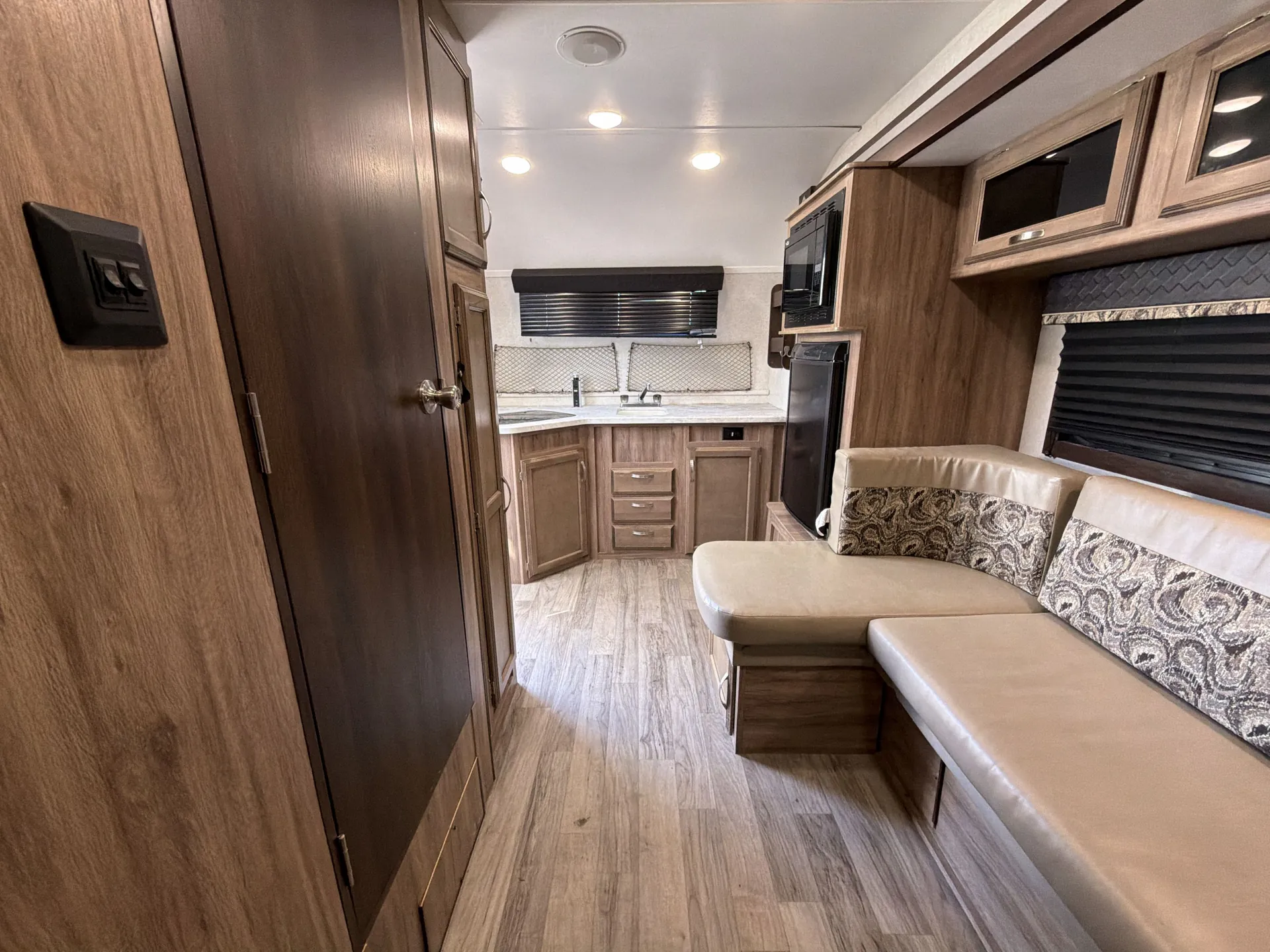 2019 Jayco Hummingbird 17RK — living area main