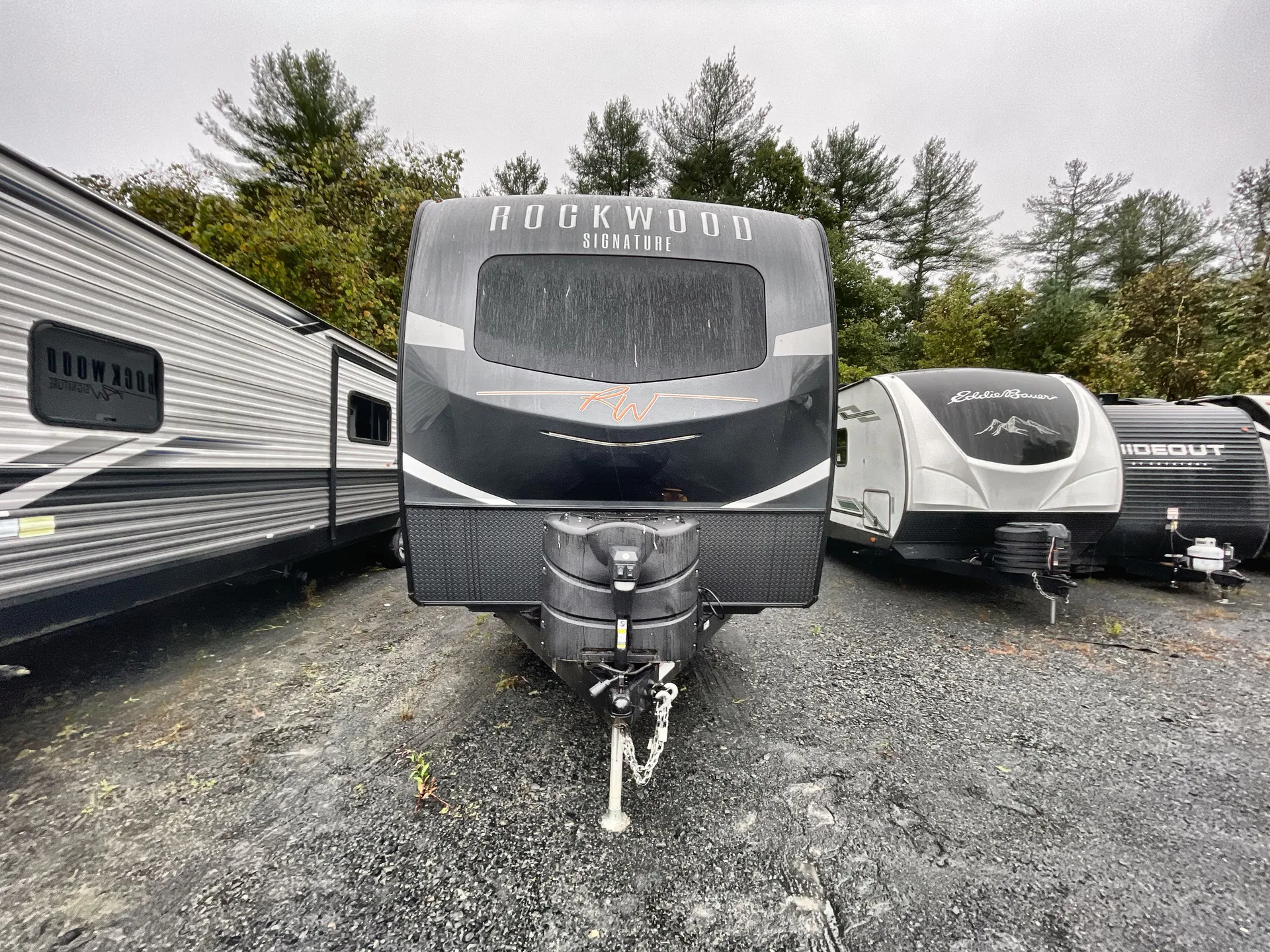 2021 Forest River Rockwood Signature Ultra Lite 8329SB — front