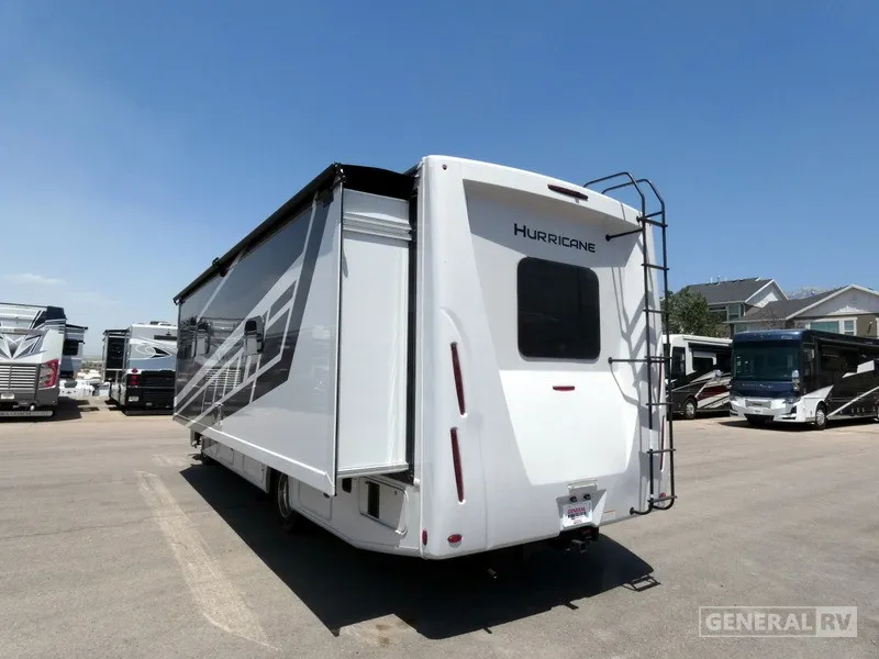 2026 Thor Motor Coach Hurricane 29L - Photo 4