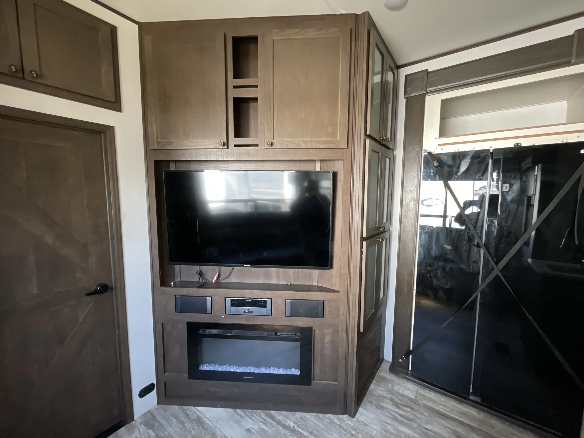 2021 Forest River XLR Nitro 321 — entertainment center