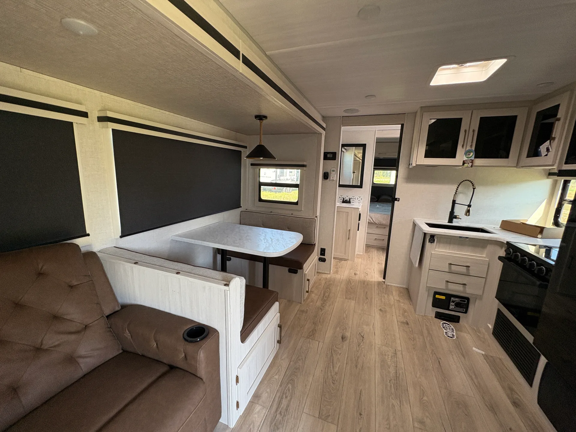 2025 Forest River Surveyor Legend 303BHLE — Photo 6