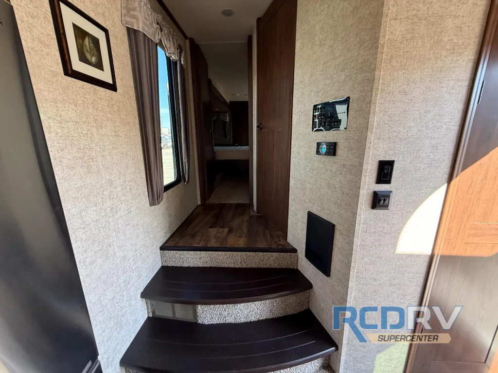 2016 Forest River Sandpiper 35ROK, Photos photo 18