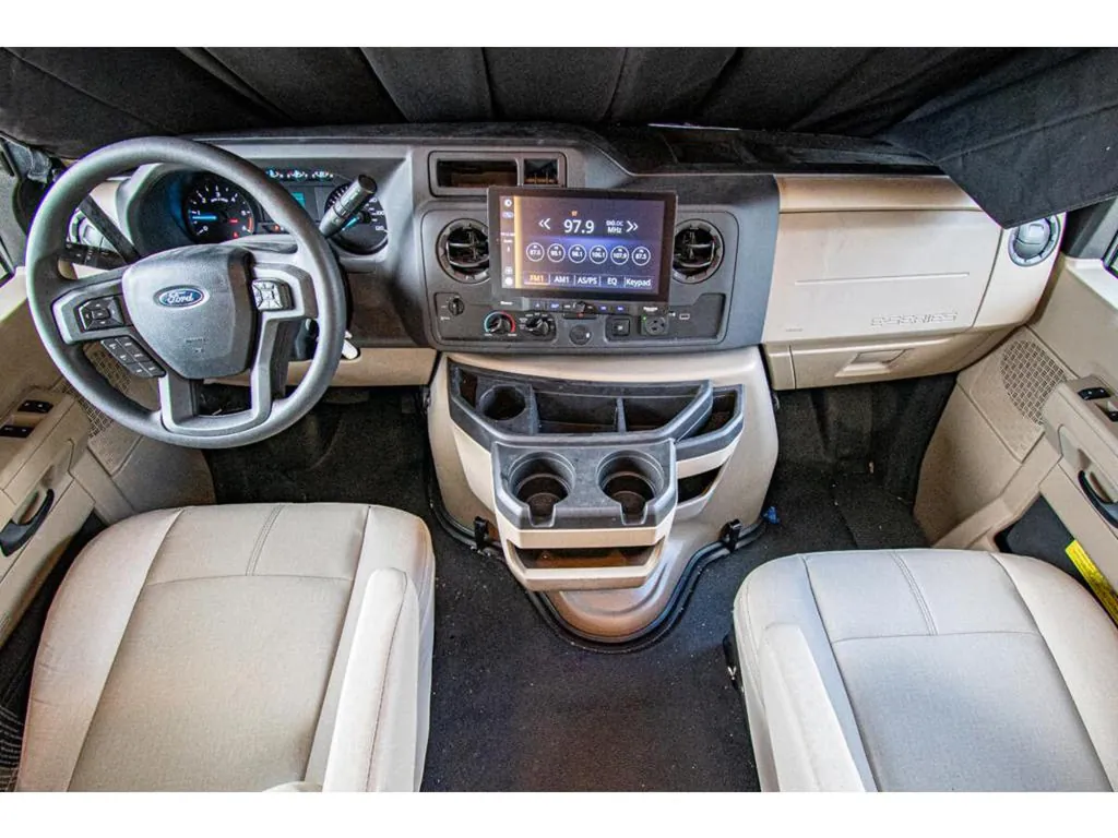 2027 Thor Motor Coach Quantum HS31, Photos photo 30