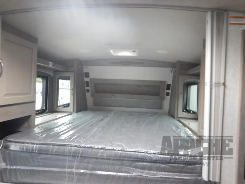 2026 Northwood Arctic Fox Camper 811 - Photo 4