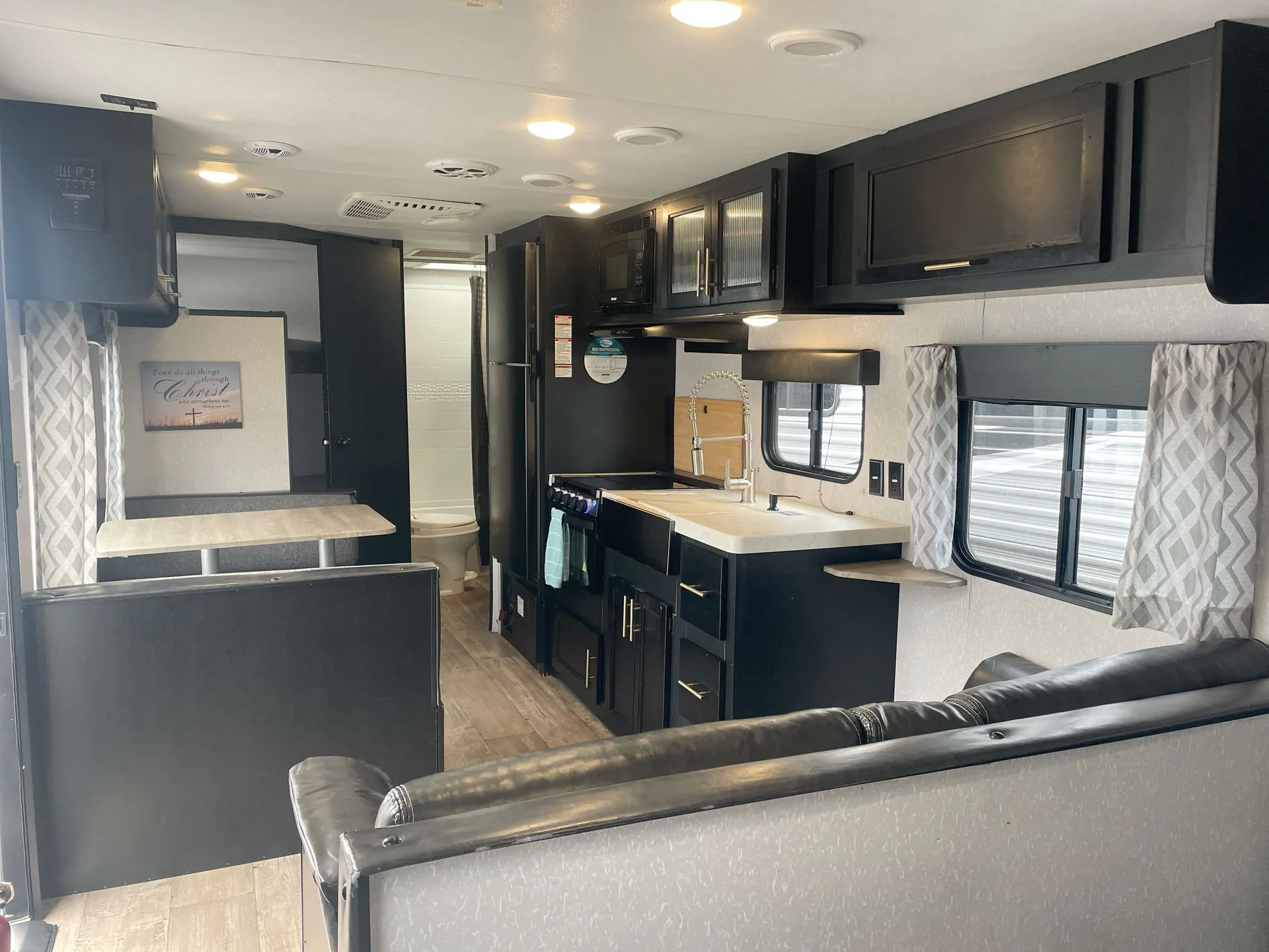 2022 Forest River Cherokee Grey Wolf 26DJSE — living area main