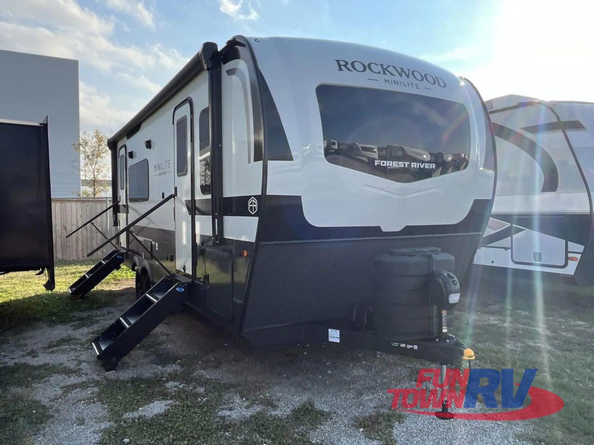 2026 Forest River Rockwood Mini Lite 2515S - Photo 3