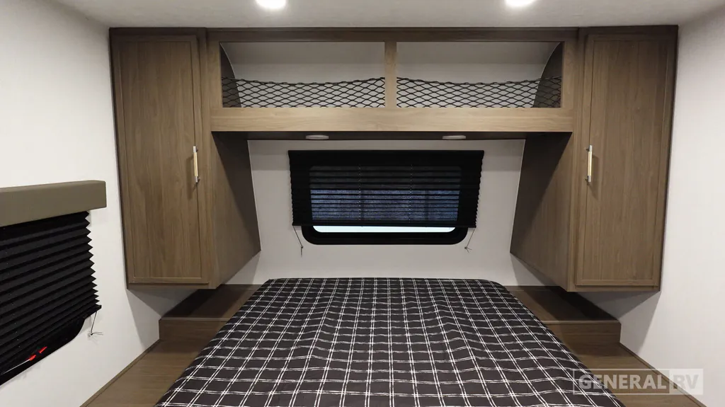 2027 Coachmen Freedom Express Select 29SE, Photos photo 8