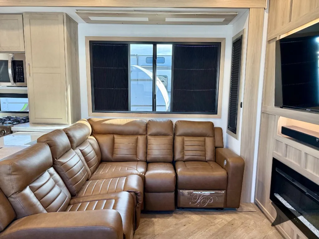 2025 Keystone Raptor 433, Photos photo 21