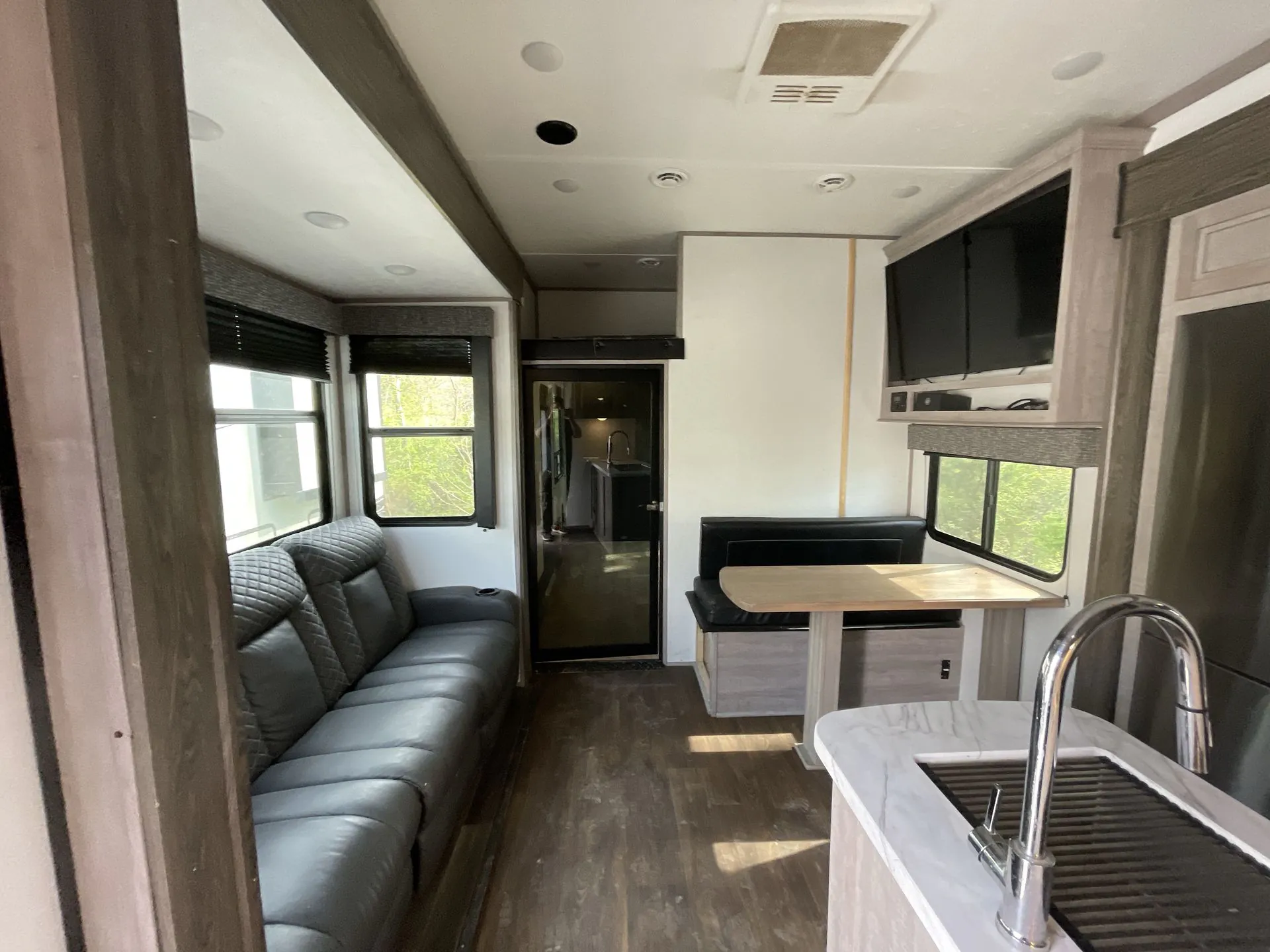 2024 Dutchmen Voltage Triton 4271 - Photo 3