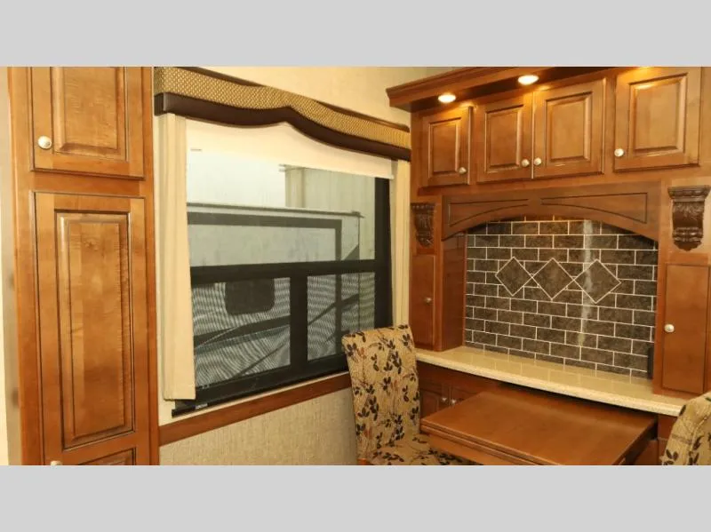 2016 Heartland Big Country 3800FL - Photo 4