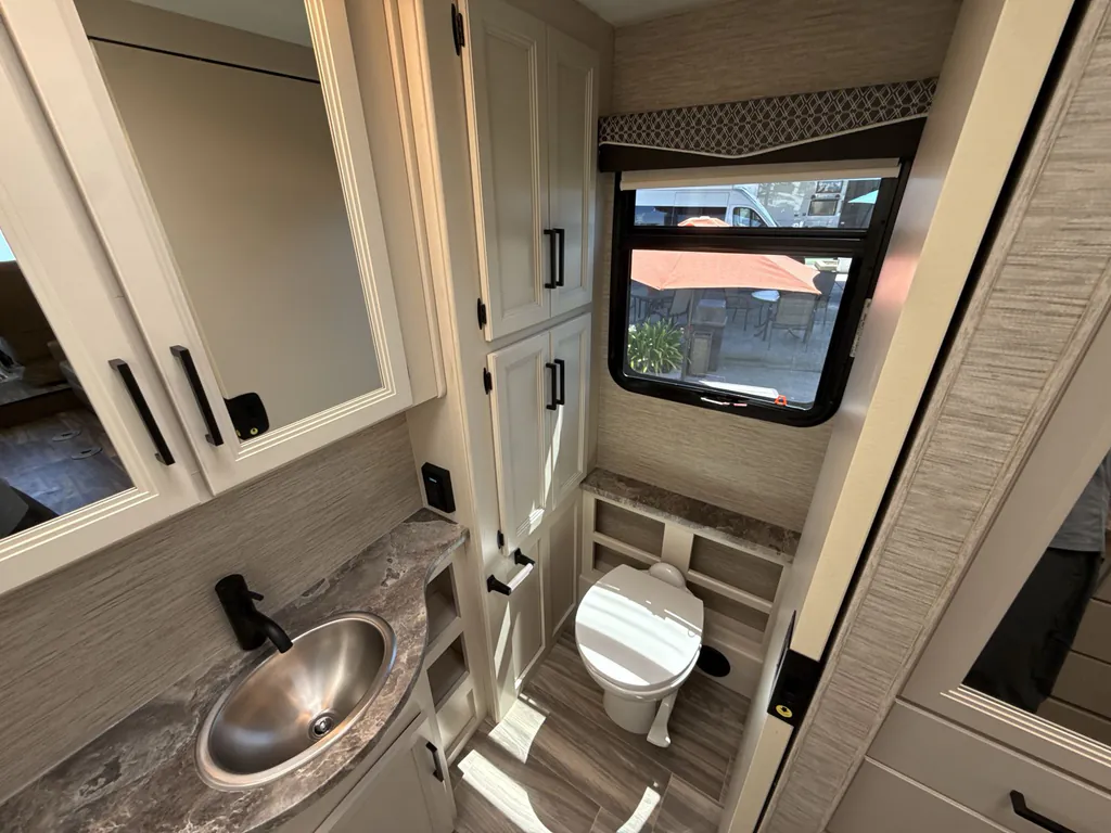 2023 Thor Motor Coach Vegas 24.3, Photos photo 20