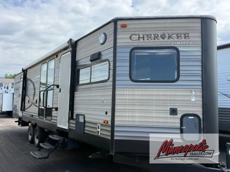 2016 Forest River Cherokee 274VFK - Photo 2