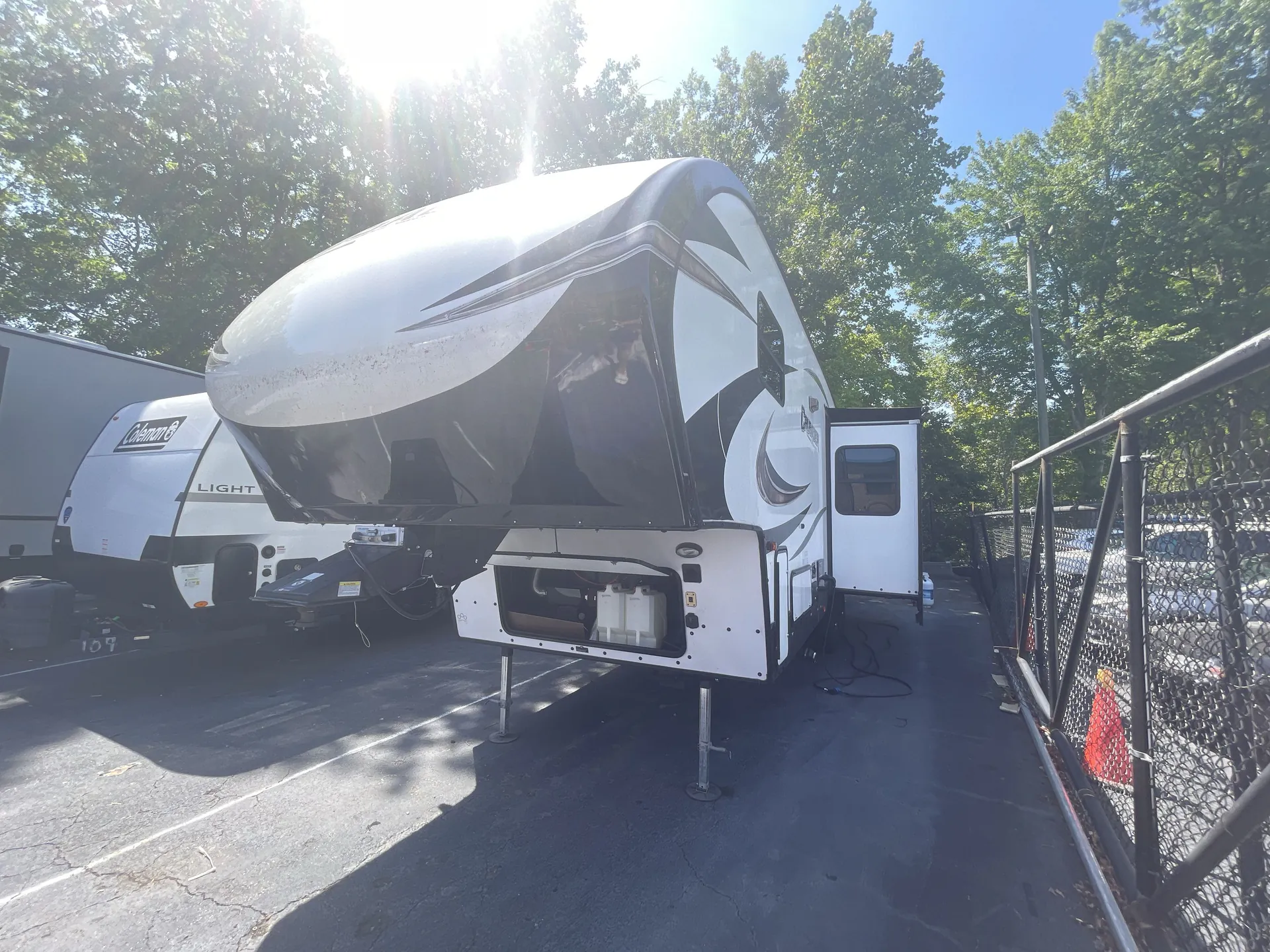 2018 Prime Time Crusader Lite 30BH — campside