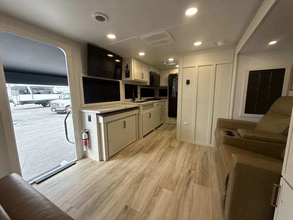2026 Brinkley Model Ix 20X, Photos photo 13