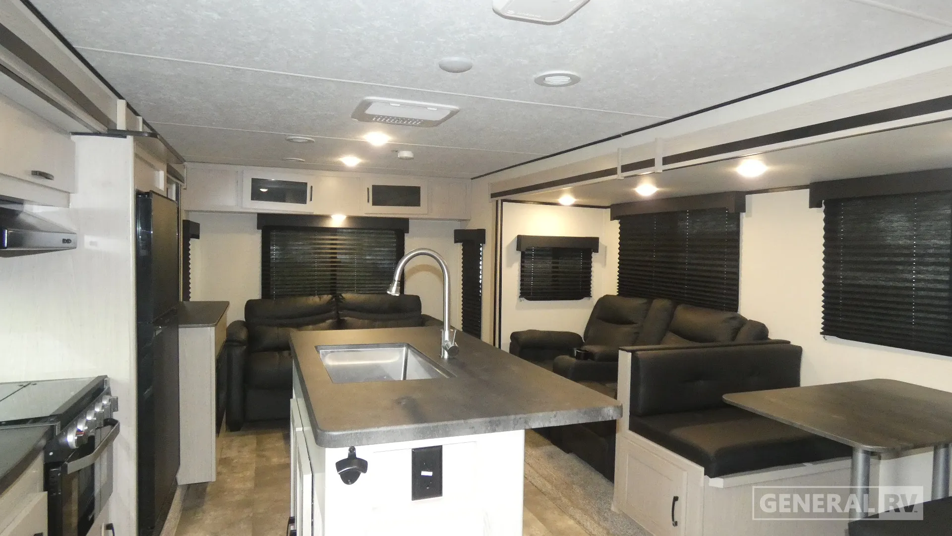 2022 Coachmen Apex Ultra Lite 293RLDS - Photo 3