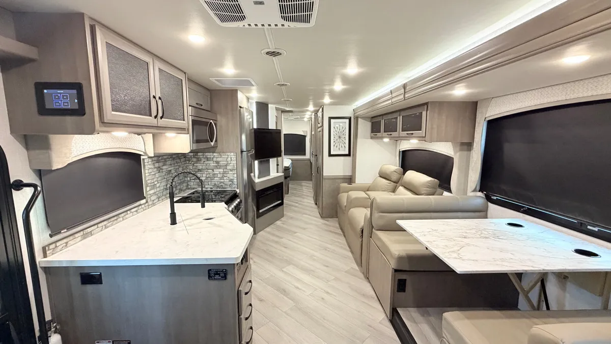 2024 Fleetwood Fortis 34MB - Photo 3