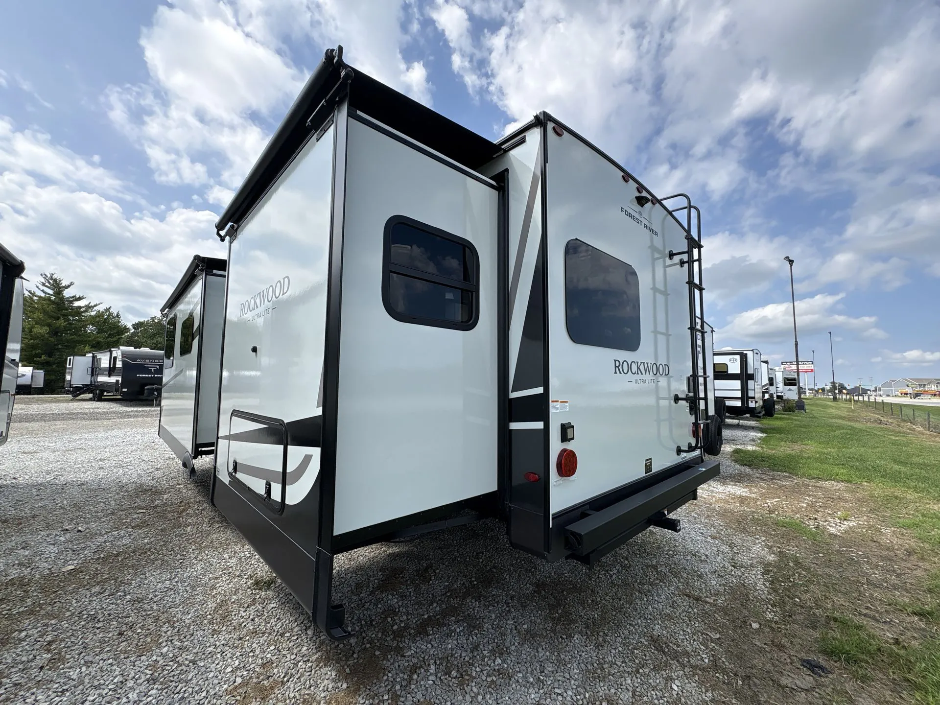 2027 Forest River Rockwood Ultra Lite 2608BS - Photo 3