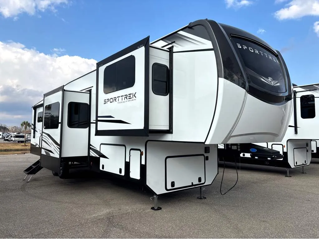 2026 Venture RV SportTrek 5 Touring Edition STTF365VFL - Main photo