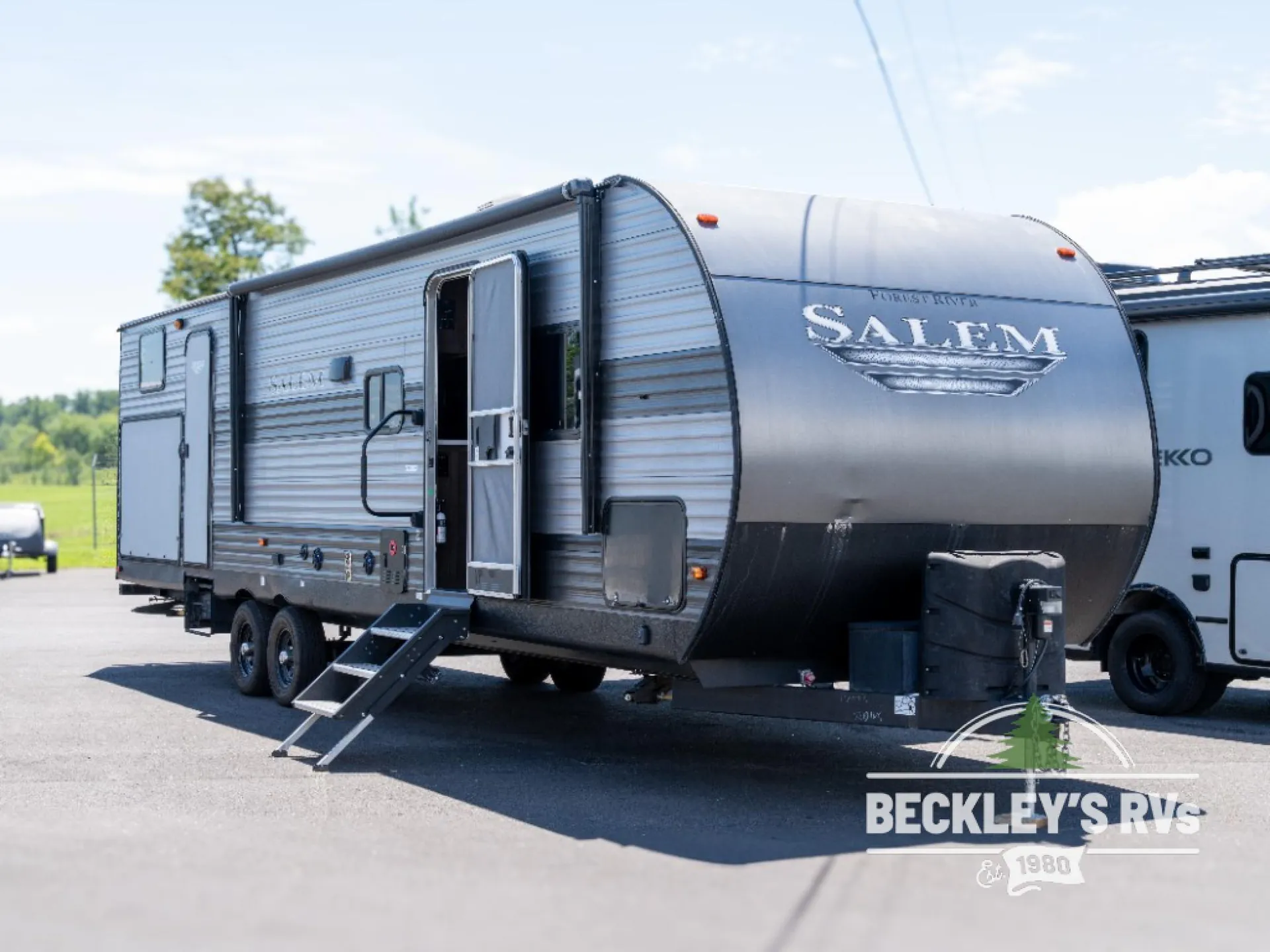 2020 Forest River Salem 32BHDS dealer photo 1 from Beckley's RV