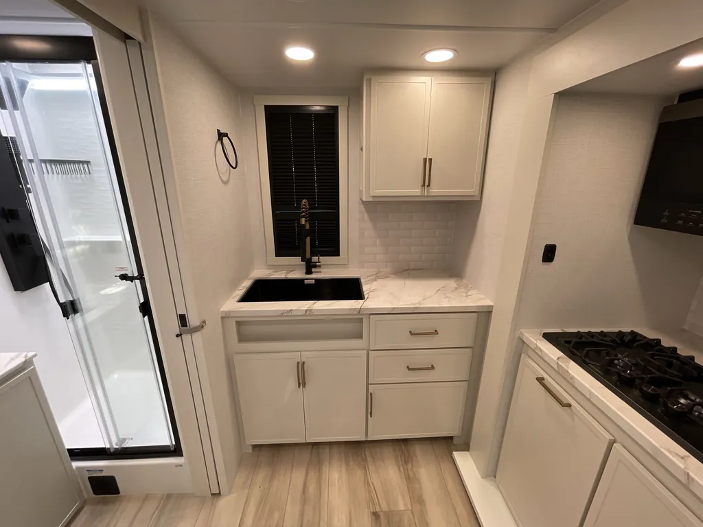 2026 Brinkley Model Ix 23X, Photos photo 13