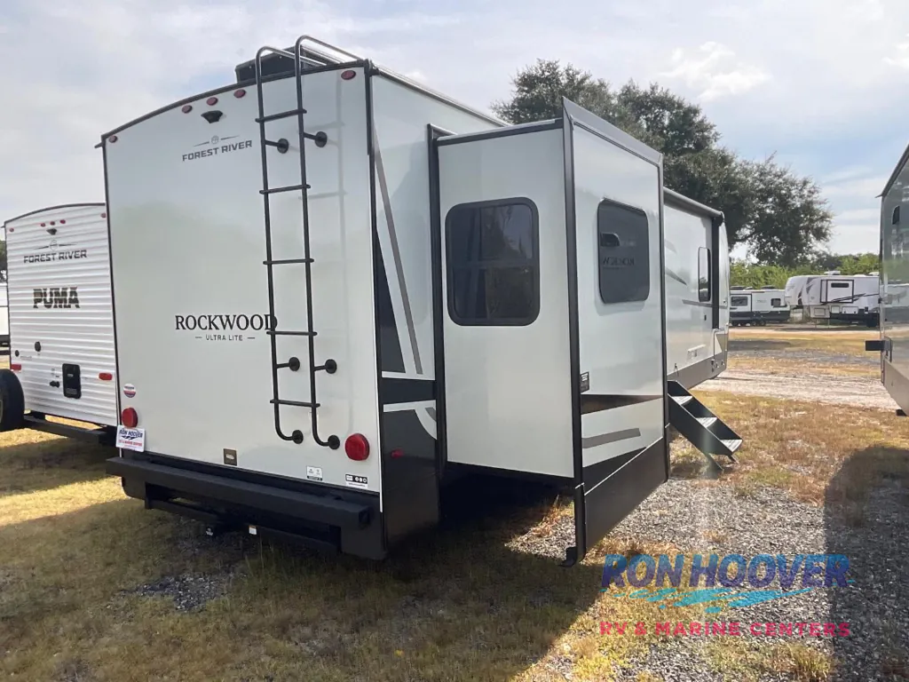 2027 Forest River Rockwood Ultra Lite 2921RL, Photos photo 7