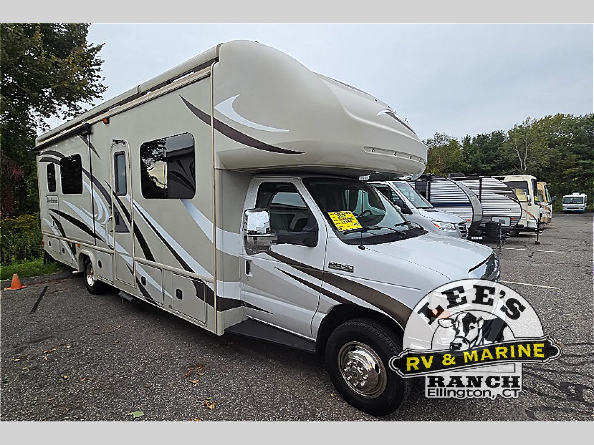 2018 Fleetwood Jamboree 30D - Photo 2