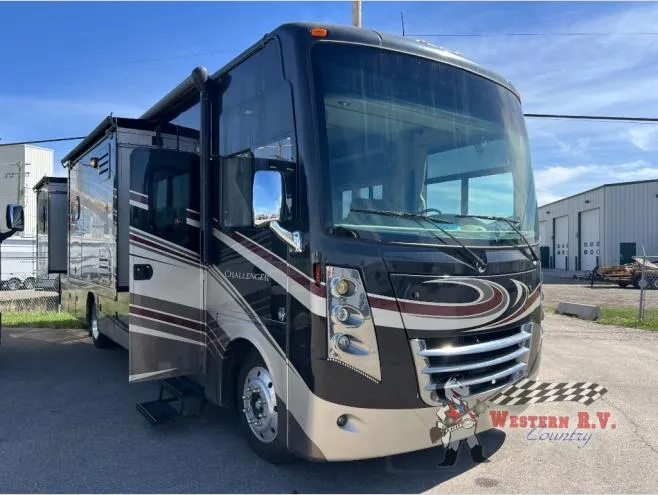 2015 Thor Motor Coach Challenger 37DT - Photo 2