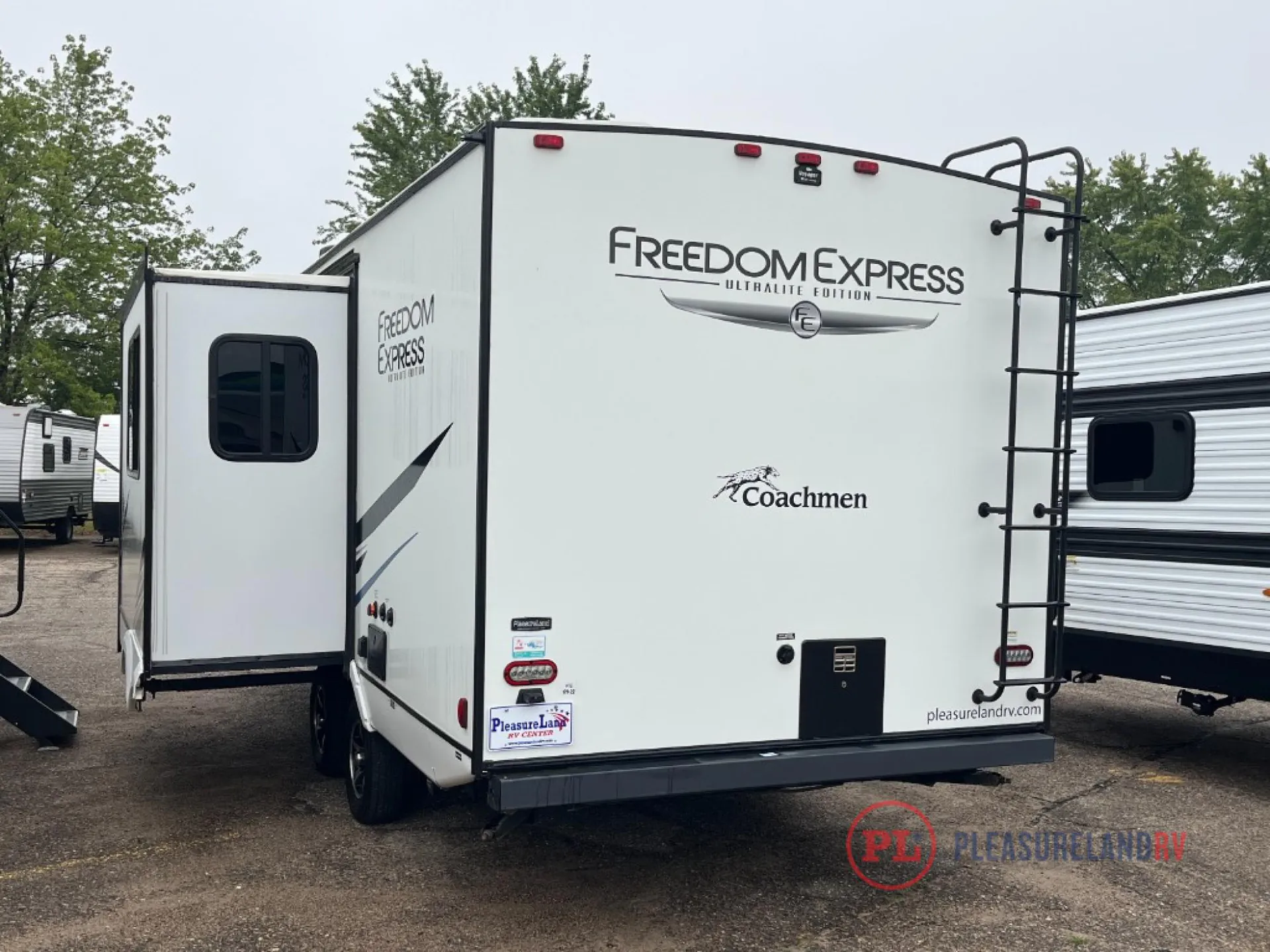 2022 Coachmen Freedom Express Ultra Lite 238BHS - Photo 4