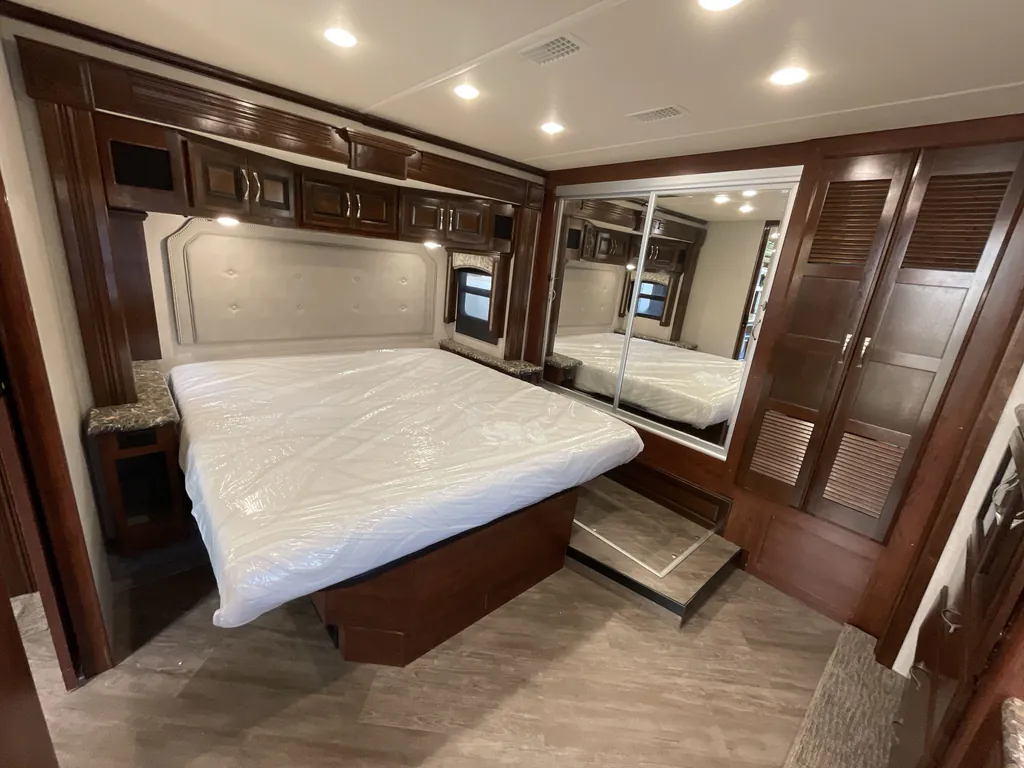 2018 fleetwood Pace Arrow Lxe 38F, Photos photo 13