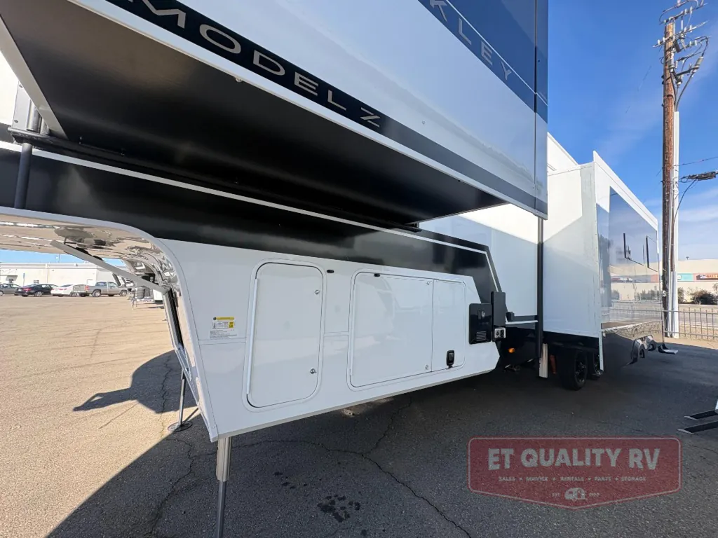 2026 Brinkley Model Z 3515, Photos photo 9