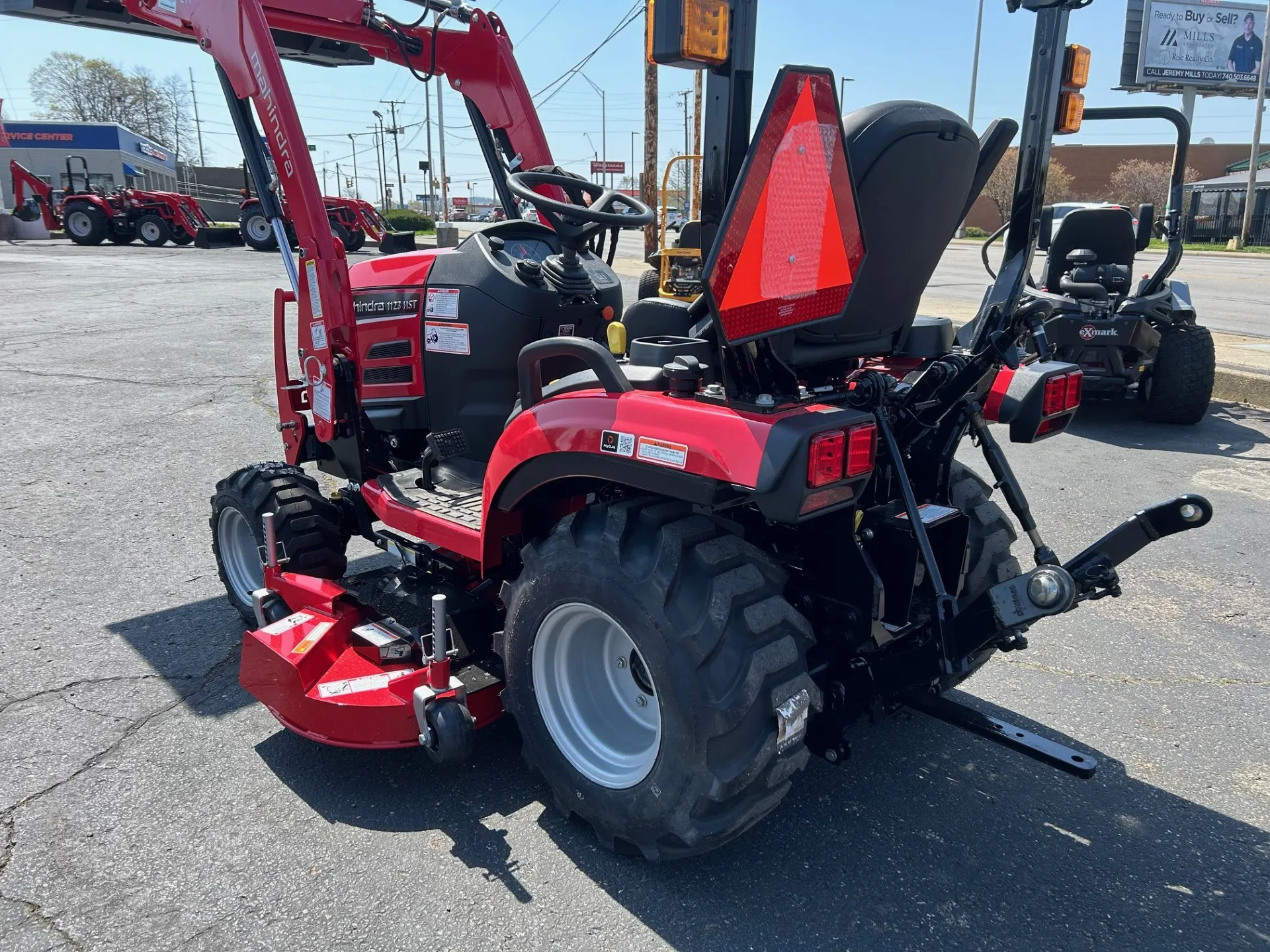 2026 Mahindra 1123 1123 HST - Photo 3