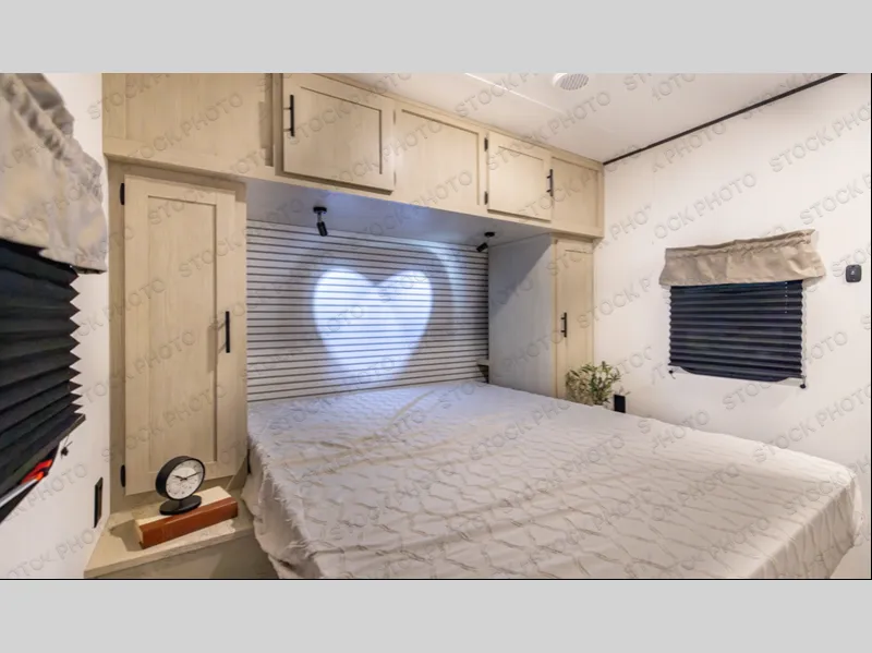 2027 Shasta RVs i-5 Edition 527BHS - Photo 3