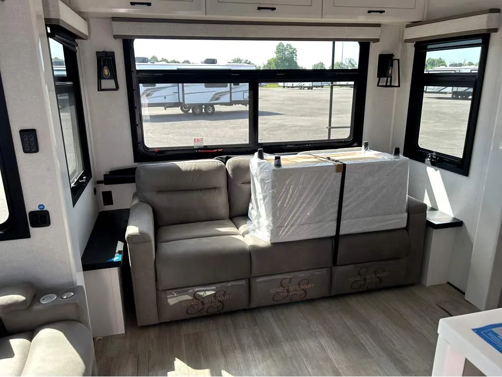 2026 Jayco Pinnacle 36FBTS, Photos photo 12
