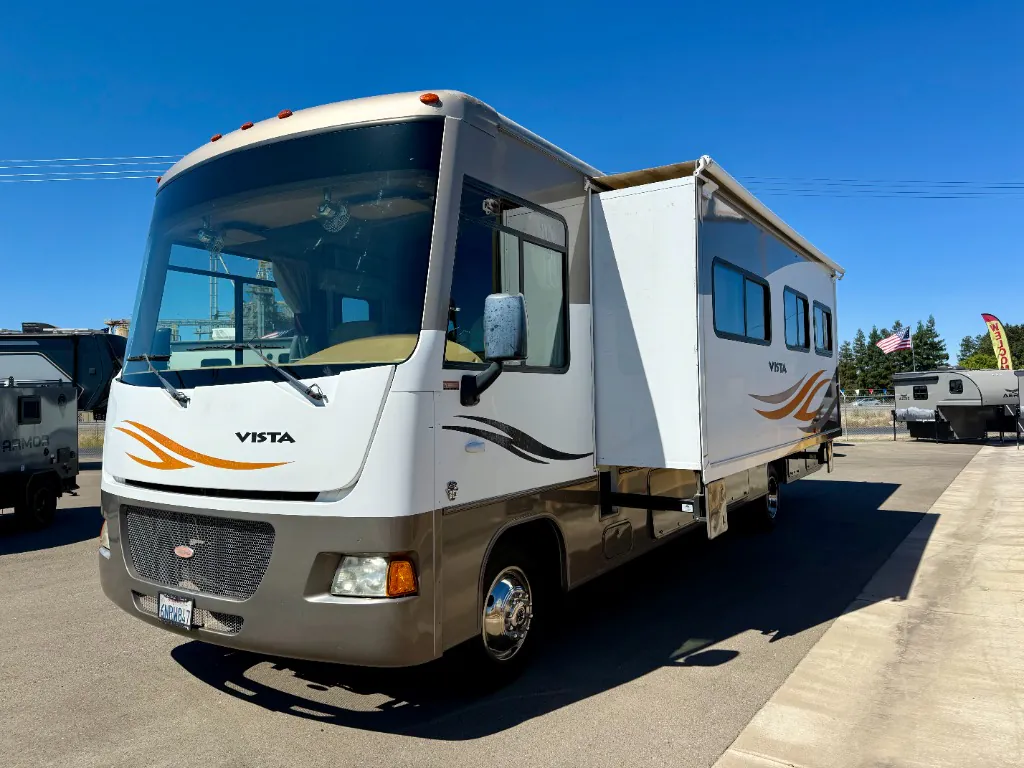 2011 Winnebago Vista 35F - Photo 3