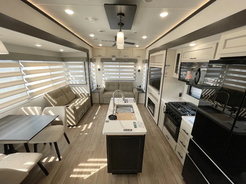 2027 Forest River Sabre 36FLX — Photo 5