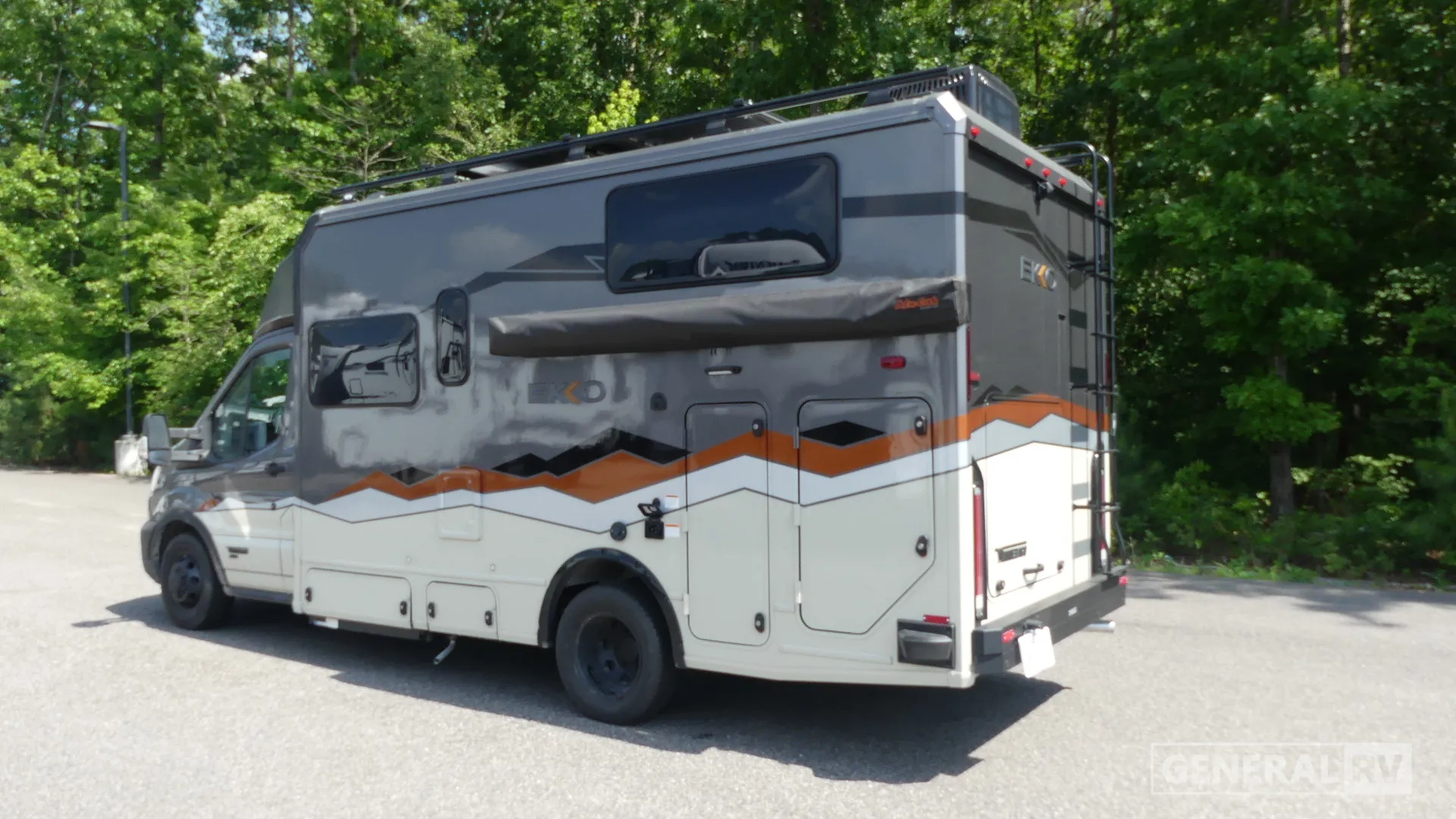 2027 Winnebago EKKO 22A - Photo 4