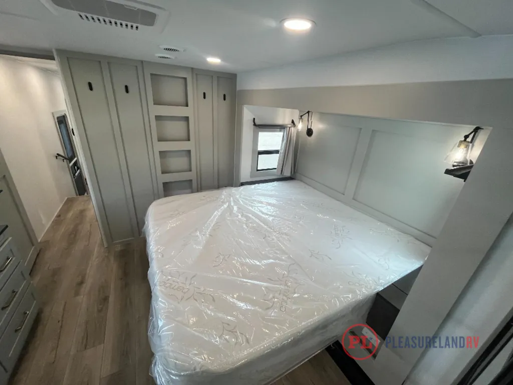 2026 Brinkley Model Z 3600, Photos photo 17