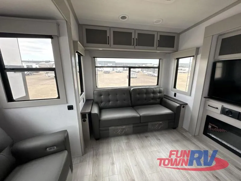 2026 Keystone Montana High Country 331RL - Photo 3