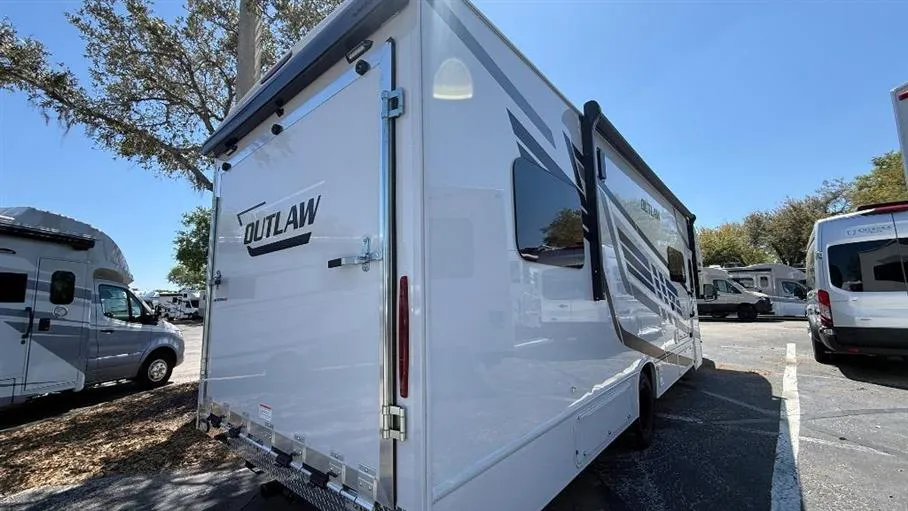 2026 Thor Motor Coach Outlaw 29T - Photo 3