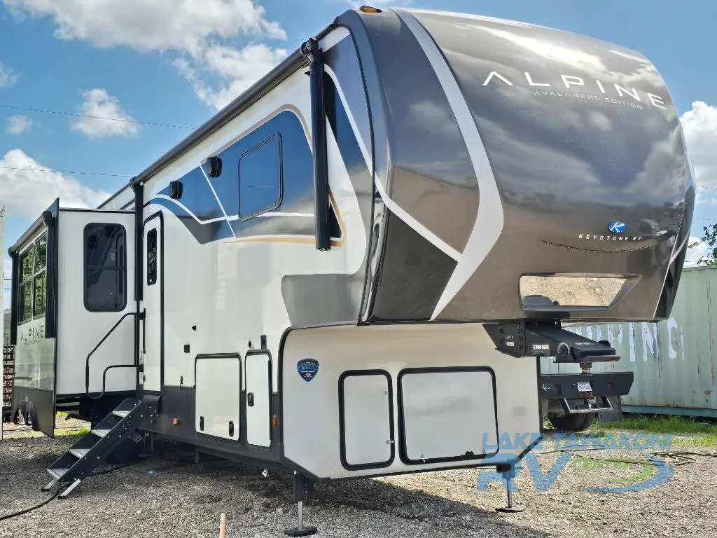 2025 Keystone Alpine Avalanche Edition 390DS - Photo 2