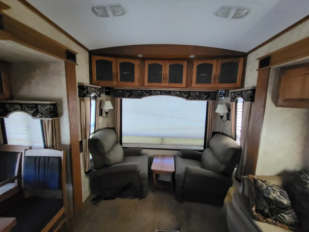 2011 Keystone Montana 3100RL, Photos photo 11
