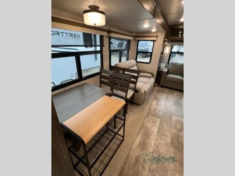 2022 Forest River Rockwood Signature Ultra Lite 8337RL - Photo 4