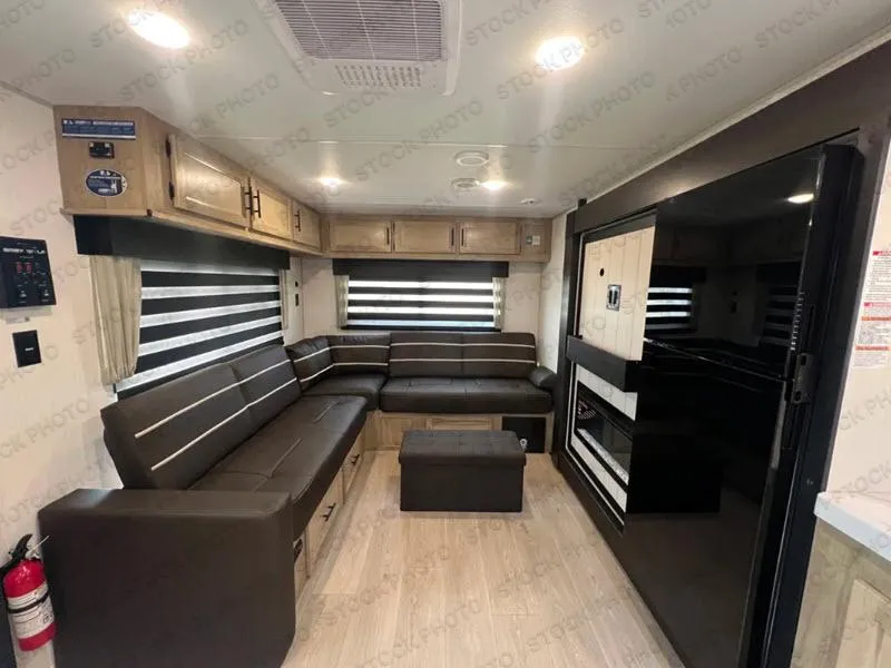 2027 Forest River Cherokee Grey Wolf 27LH - Photo 4
