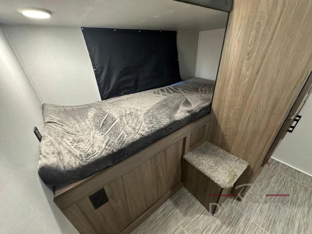 2025 Coachmen Freedom Express Select 31SE, Photos photo 38