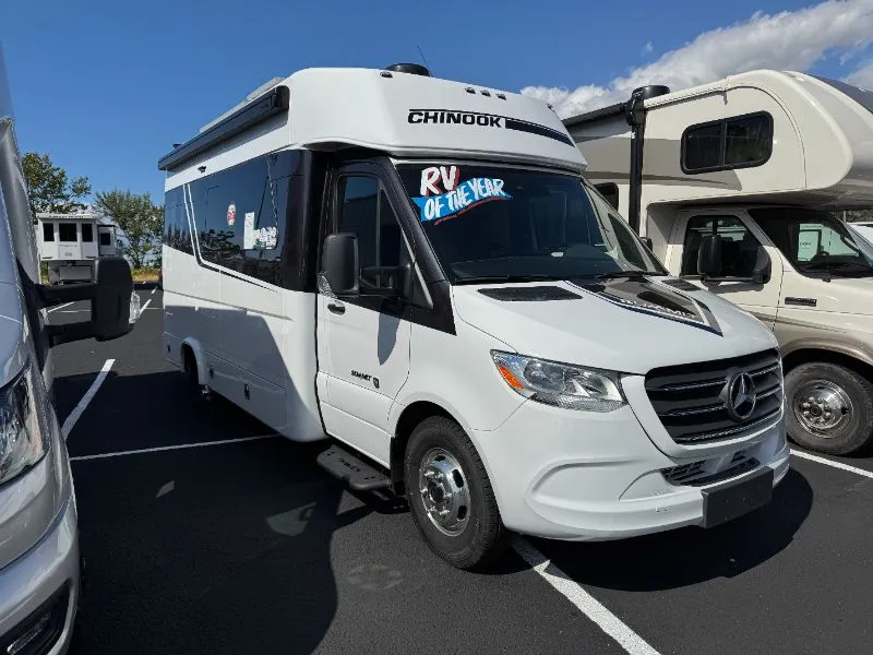 2025 Chinook RV Summit EB - Photo 2