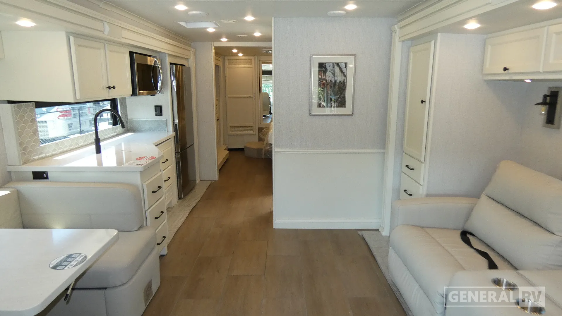2026 Tiffin Byway 33 FL - Photo 3