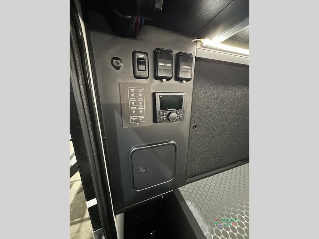 2026 Brinkley Model G 3970, Photos photo 16