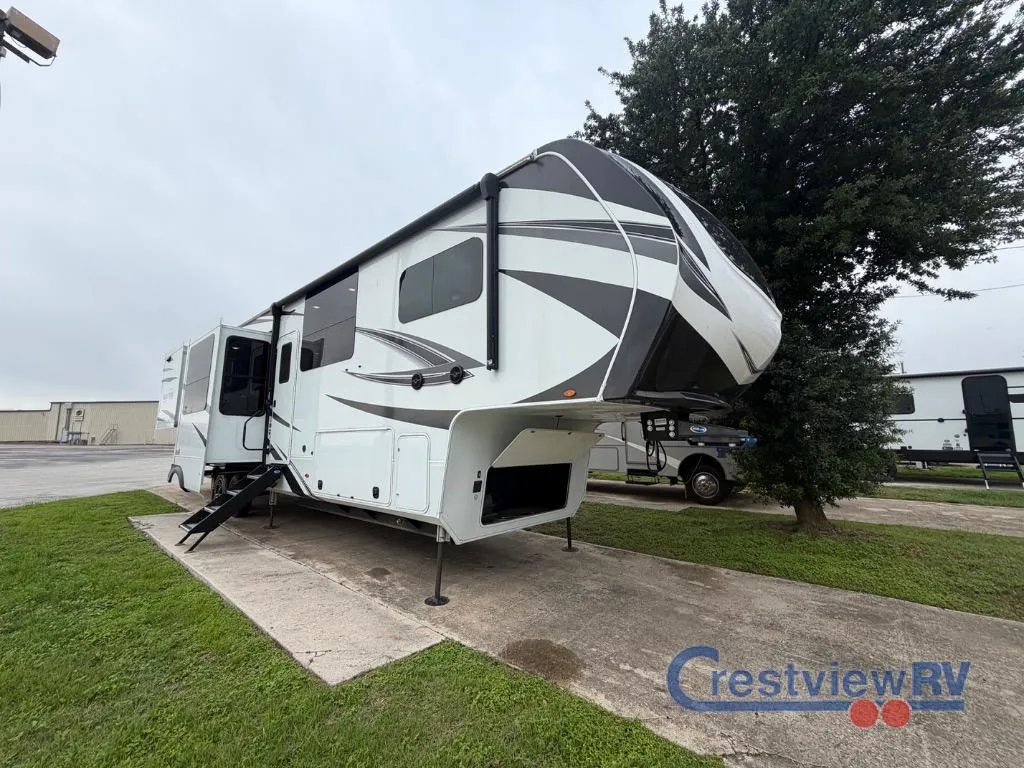 2023 Grand Design Solitude 390RK - Photo 4