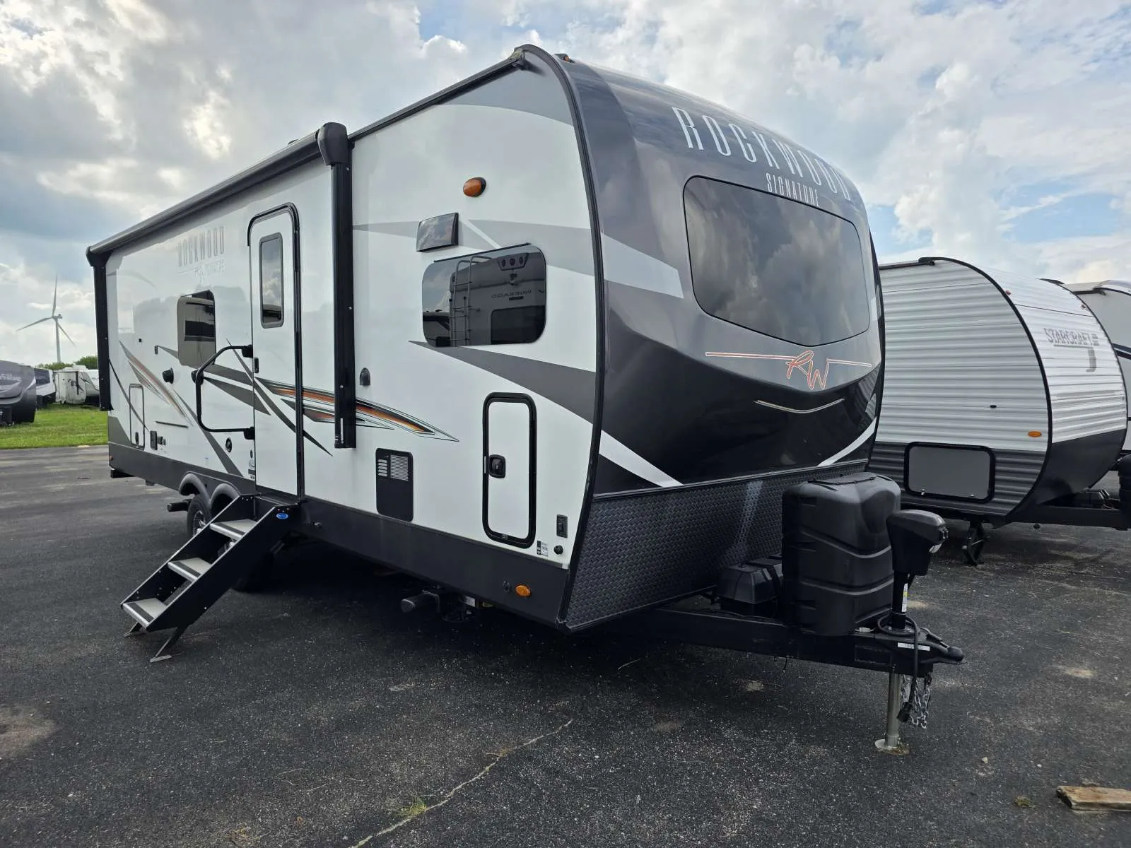 2021 Forest River Rockwood Signature 8263MBR - Photo 2